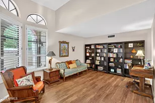 8850 S Los Feliz Dr, Tempe, AZ 85284 - Photo 10