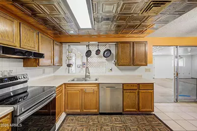 7145 W Indianola Avenue, Phoenix, AZ 85033 - Photo 8