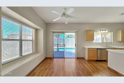 10554 W Louise Drive, Peoria, AZ 85383 - Photo 8
