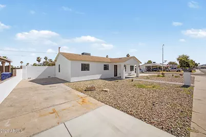 428 E Desert Drive, Phoenix, AZ 85042 - Photo 2