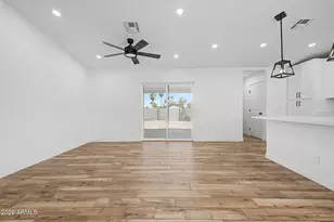 428 E Desert Dr, Phoenix, AZ 85042 - Photo 8