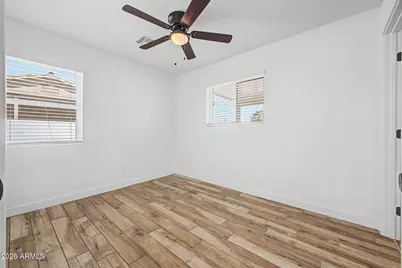 428 E Desert Drive, Phoenix, AZ 85042 - Photo 14