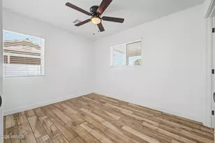 428 E Desert Dr, Phoenix, AZ 85042 - Photo 14