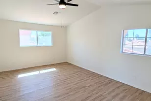 8034 W Paradise Dr, Peoria, AZ 85345 - Photo 16
