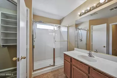 10930 W Wilshire Drive, Avondale, AZ 85392 - Photo 12