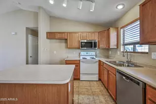 10930 W Wilshire Dr, Avondale, AZ 85392 - Photo 2