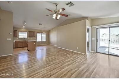 10930 W Wilshire Drive, Avondale, AZ 85392 - Photo 22