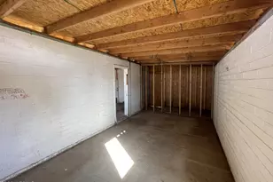 5031 S 36th Dr, Phoenix, AZ 85041 - Photo 8