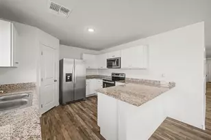 16015 S Naviska Rd, Arizona City, AZ 85123 - Photo 10
