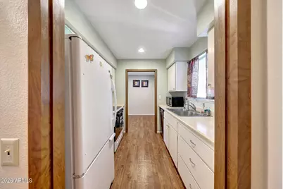 13207 N 98th Avenue #H, Sun City, AZ 85351 - Photo 10