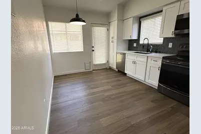 5725 N 68th Avenue, Glendale, AZ 85303 - Photo 6