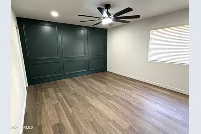 5725 N 68th Avenue, Glendale, AZ 85303 - Photo 12