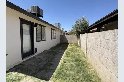 5725 N 68th Avenue, Glendale, AZ 85303 - Photo 18