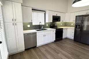 5725 N 68th Ave, Glendale, AZ 85303 - Photo 8