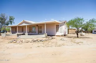 15761 W Hopi Dr, Casa Grande, AZ 85122 - Photo 2