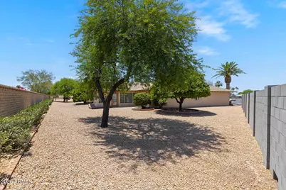 9202 W Pineridge Drive, Sun City, AZ 85351 - Photo 48