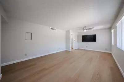 11033 W Elk Avenue, Sun City, AZ 85351 - Photo 2