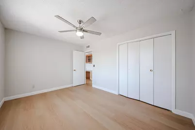 11033 W Elk Avenue, Sun City, AZ 85351 - Photo 16