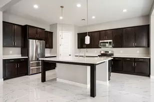 3511 E Crest Ln, Phoenix, AZ 85050 - Photo 12
