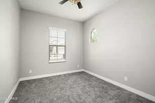 3511 E Crest Ln, Phoenix, AZ 85050 - Photo 16