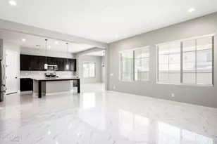 3511 E Crest Ln, Phoenix, AZ 85050 - Photo 4