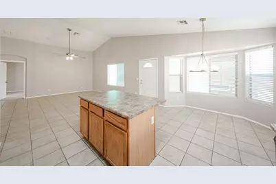 7602 W Encinas Lane, Phoenix, AZ 85043 - Photo 8