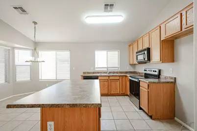 7602 W Encinas Lane, Phoenix, AZ 85043 - Photo 10