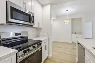 2035 S Elm St, Tempe, AZ 85282 - Photo 14