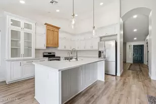 937 S San Joaquin Ct, Gilbert, AZ 85296 - Photo 1