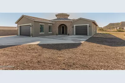 27482 N Freedom Street, San Tan Valley, AZ 85144 - Photo 1