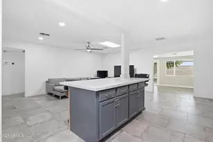 4628 E Holly St, Phoenix, AZ 85008 - Photo 8
