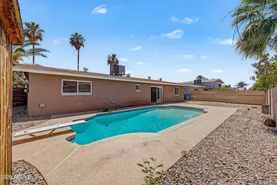 4742 W Paradise Drive, Glendale, AZ 85304 - Photo 2