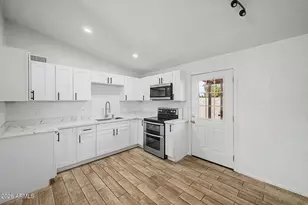 3120 N 67th Ln, Phoenix, AZ 85033 - Photo 2