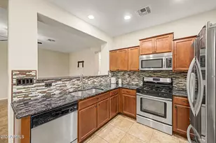 1652 W Straight Arrow Ln, Phoenix, AZ 85085 - Photo 10