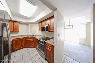 9223 N 47th Ct, Glendale, AZ 85302 - Photo 4
