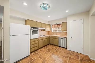 10021 W Audrey Drive, Sun City, AZ 85351 - Photo 14