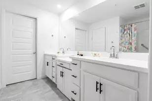 17237 W W Wind Dr, Surprise, AZ 85387 - Photo 8
