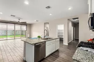 10773 W Swayback Pass, Peoria, AZ 85383 - Photo 14