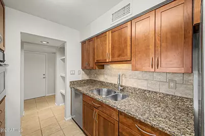 11837 N 22nd Place, Phoenix, AZ 85028 - Photo 12