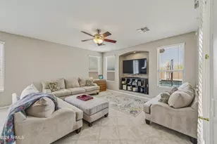 1826 E Valencia Dr, Phoenix, AZ 85042 - Photo 14