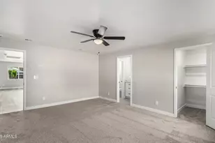 4402 E Mitchell Dr, Phoenix, AZ 85018 - Photo 2