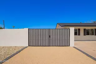 4402 E Mitchell Dr, Phoenix, AZ 85018 - Photo 26