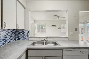 9822 N 47th Dr, Glendale, AZ 85302 - Photo 10