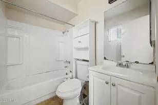 9822 N 47th Dr, Glendale, AZ 85302 - Photo 14
