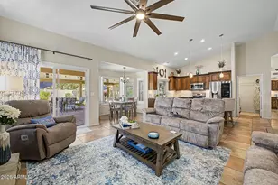 1037 S Scallop Dr, Gilbert, AZ 85233 - Photo 8