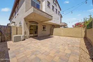 2725 E Mine Creek Rd, Phoenix, AZ 85024 - Photo 22