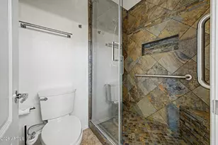 2725 E Mine Creek Rd, Phoenix, AZ 85024 - Photo 14