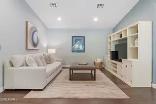 2945 N 47th Pl, Phoenix, AZ 85018 - Photo 12