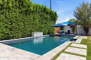2945 N 47th Pl, Phoenix, AZ 85018 - Photo 1