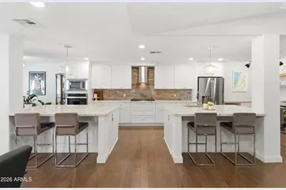 2945 N 47th Place, Phoenix, AZ 85018 - Photo 2